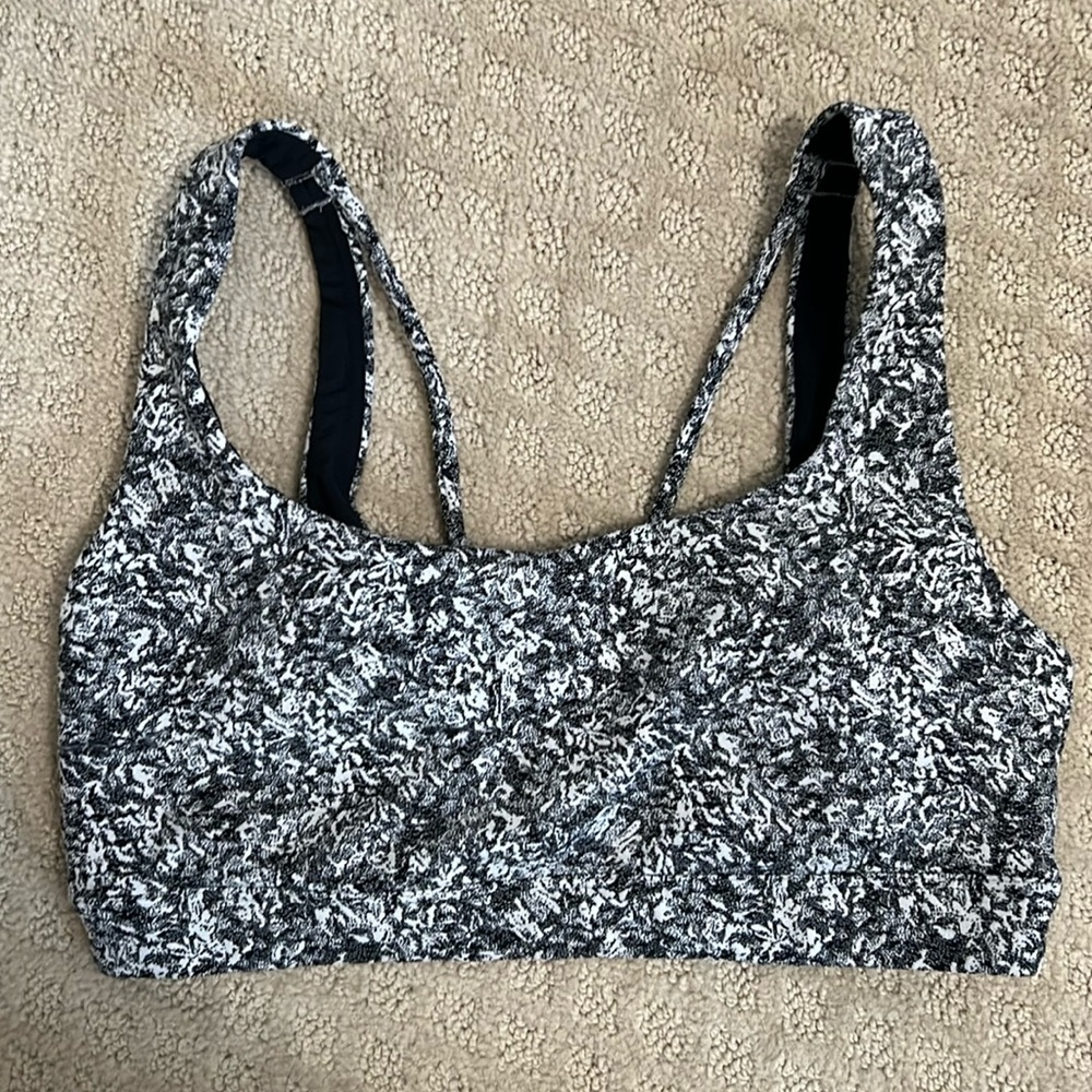 Athleta Sports Bra - size Small. EUC!